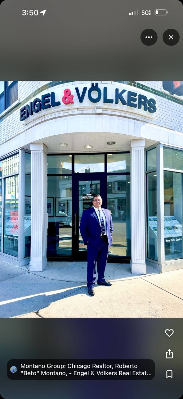 Roberto Beto Montaño in front of Engel & Völkers Chicago