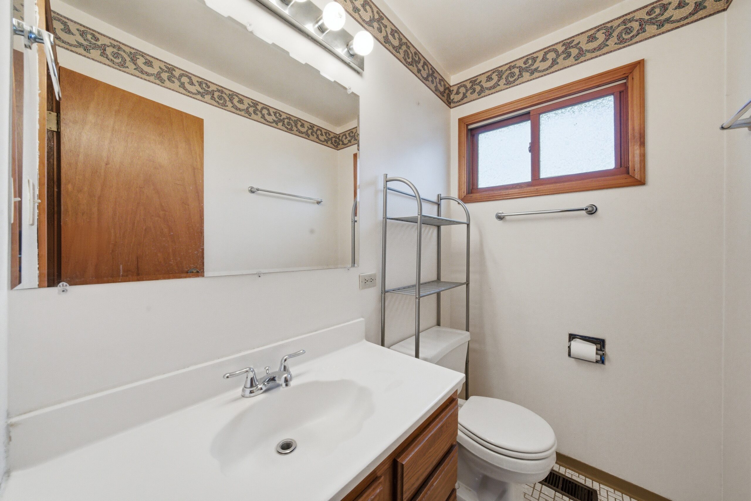 12442 S Wood St Living Area