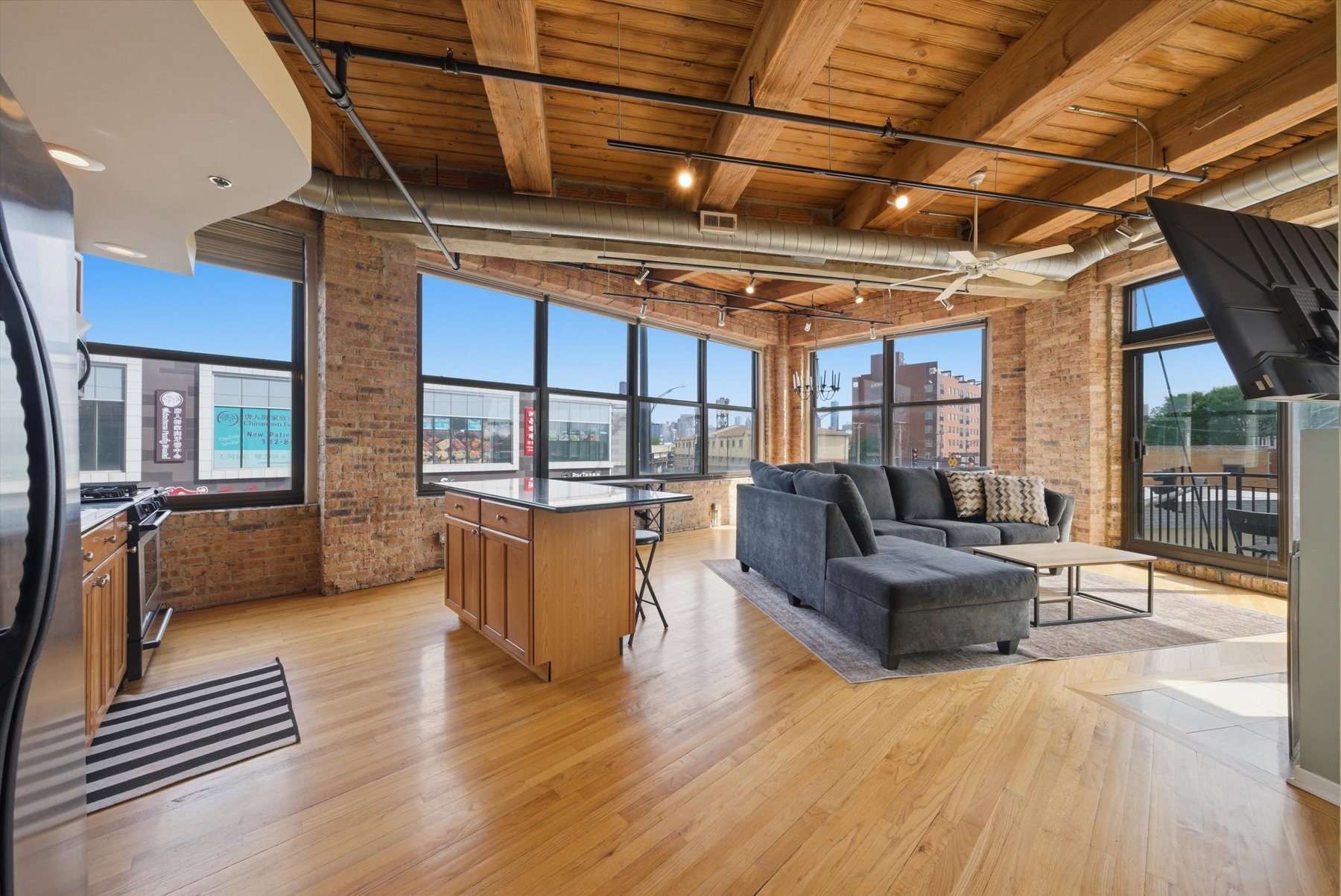 Living area at 2310 S Canal St Unit 201